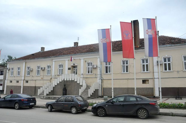 ОНО ШТО НАМ ЈЕ ОБЕЋАО, ТО ЈЕ И ИСПУНИО: Жабари захвални Вучићу и држави